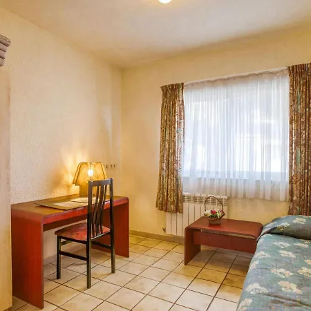 Lavish Holiday In With Swimming Pool Feriehus *